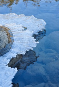 The Old Sauk RIver began to freeze, then dropped, leaving behind halo formations 