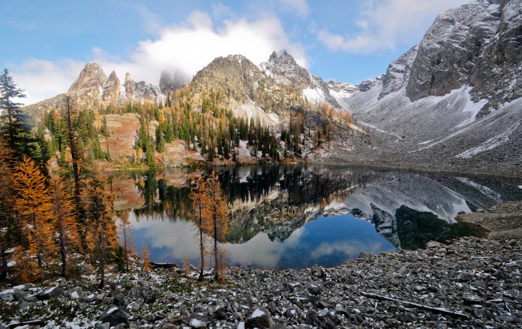 Blue Lake near the North Cascades National Park is an ideal late season day hike